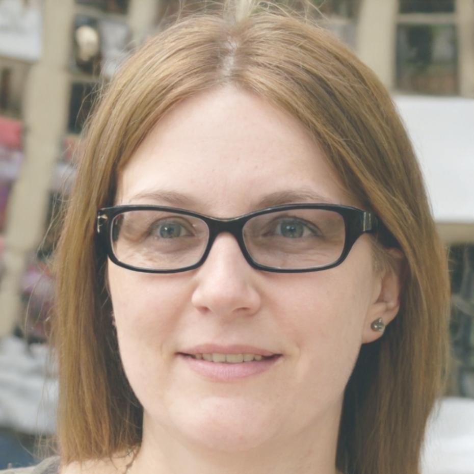 Marie Dubois, experte en finances personnelles